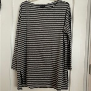 EILEEN FISHER gray striped bateau neck tunic top
Size petite large